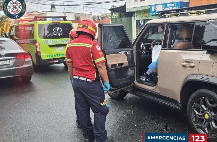 Colegio de Médicos y Cirujanos exige justicia por asesinato de médico en zona 7. Foto La Hora: CBM.