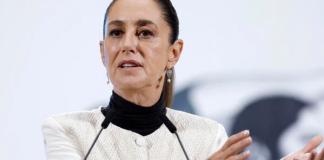 La presidenta de México, Claudia Sheinbaum, habla durante una rueda de prensa este viernes, en Palacio Nacional de la Ciudad de México (México). Foto La Hora: EFE.