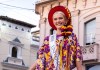 Miss Universo 2024, Victoria Kjær, se pasea por las calles con indumentaria representativa de Xela