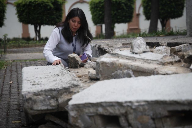 nspección técnica al monumento a Miguel Ángel Asturias, tras un accidente vehicular que dañó la estructura.