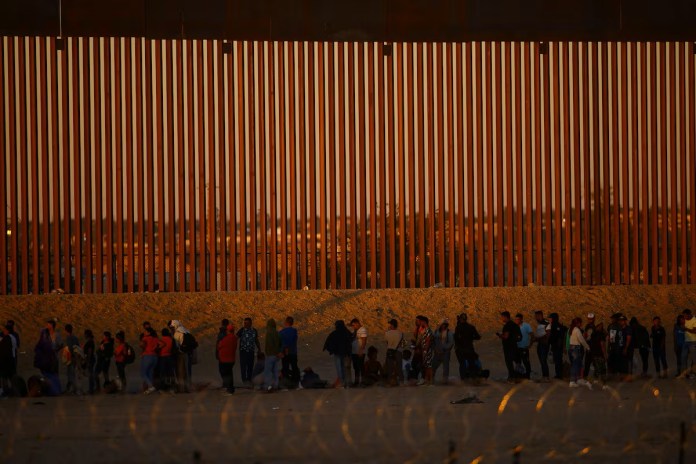 Migrantes que buscan asilo
