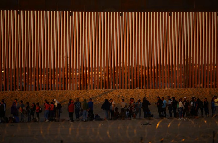 Migrantes que buscan asilo