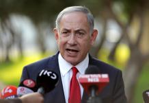 El primer ministro de Israel, reconoció que "una munición perdida" del Ejército israelí impactó en la Iglesia de la Sagrada Familia. Foto La Hora: EFE.