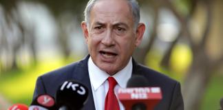 El primer ministro de Israel, reconoció que "una munición perdida" del Ejército israelí impactó en la Iglesia de la Sagrada Familia. Foto La Hora: EFE.