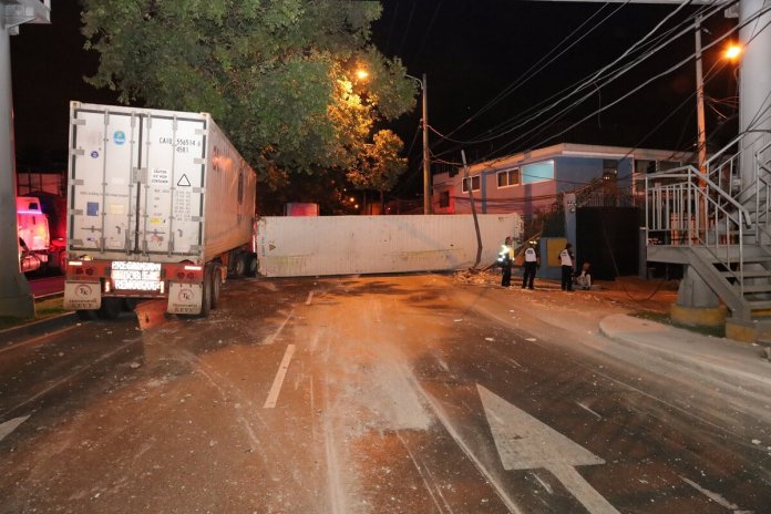 No hay paso en el Periférico, PMT desvía el tránsito a otras rutas