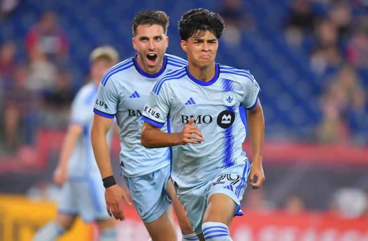 Olger Escobar gol de penal