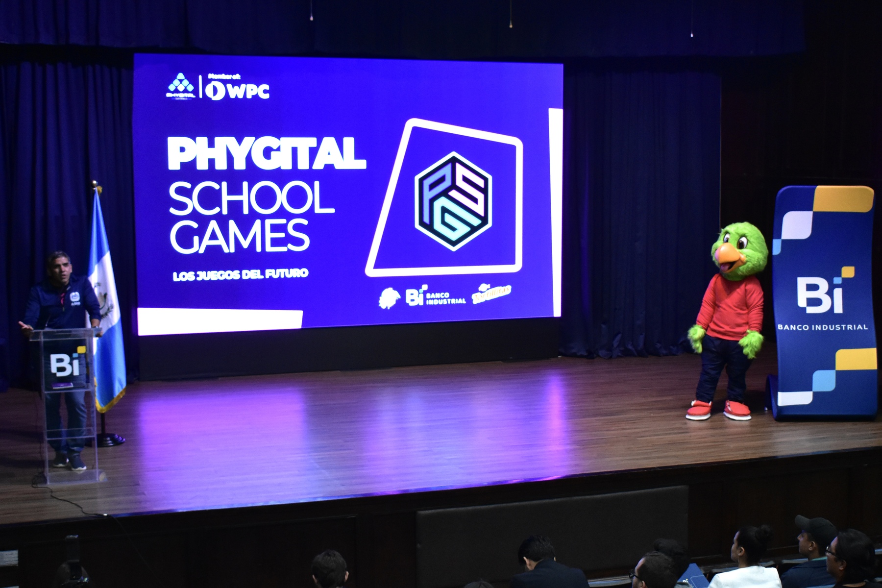 Presentación y explicación de los Phygital School Games 2025. La Hora/ Daniel Ramírez.