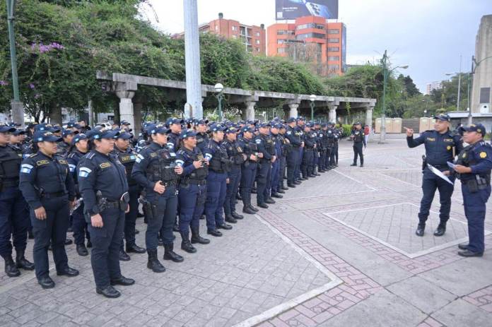 Agentes de la Policía Nacional Civil. Foto La Hora / Fabricio Alonzo