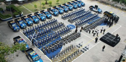 PNC recibe vehículos y motocicletas como parte del plan de recuperación de movilidad. Foto La Hora: PNC