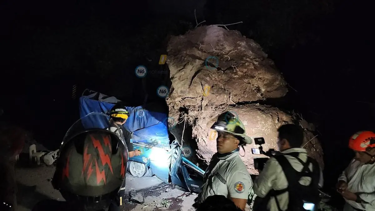 Roca cae sobre picop y deja dos fallecidos en Santa María de Jesús tras sismos registrados