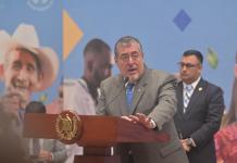 Arévalo llama a la CC a resolver «jugarretas» para evitar las multas impuestas al STEG Presidente Bernardo Arévalo