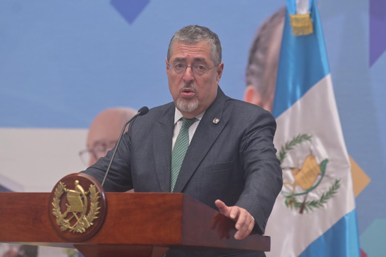 Presidente Arévalo explica prohibición a coronel Rubio de presentar su libro en Filgua