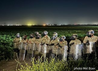 Trabajador agrícola muere tras redadas en Granja de California. Foto La Hora: UFW.