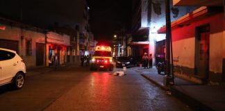 Ataque armado en las afueras del hospital San Juan de Dios. Foto La Hora: CBM
