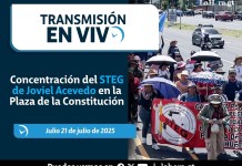 Concentración del STEG de Joviel Acevedo en la Plaza de la Constitución. Foto La Hora: José Orozco.