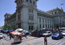 MP guarda silencio por resistencia de STEG a cumplir con orden de la CC El Sindicato de Trabajadores de la Educación de Guatemala (STEG), liderado por Joviel Acevedo, no ha cumplido con lo ordenado por la CC. Foto La Hora: Fabricio Alonzo