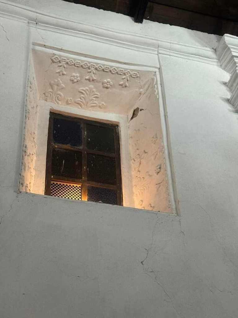 La ermita de Santa Ana presenta daños y diversas partes de su estructura. Foto La Hora: Redes Sociales