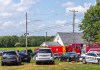 Agentes del orden responden a un tiroteo cerca de la Iglesia Bautista Richmond Road en Lexington, Kentucky, el domingo 13 de julio de 2025. Foto La Hora: AP