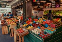 Tomate y aguacate, los que más subieron de precio en junio, según el INE Tomate y aguacate, los que más subieron de precio en junio, según el INE