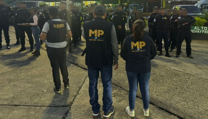 Tras denuncia de IVE, MP desarticula red de tráfico de migrantes que lavó casi Q9 millones