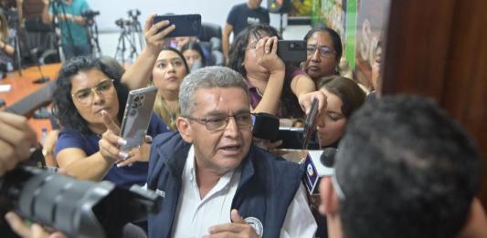 Tras incidente en el Congreso, Joviel Acevedo denuncia a Samuel Pérez por abuso de autoridad ante el MP