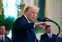 Donald Trump ordena divulgar el testimonio del gran jurado que acusó formalmente a Epstein. Foto La Hora: EFE.