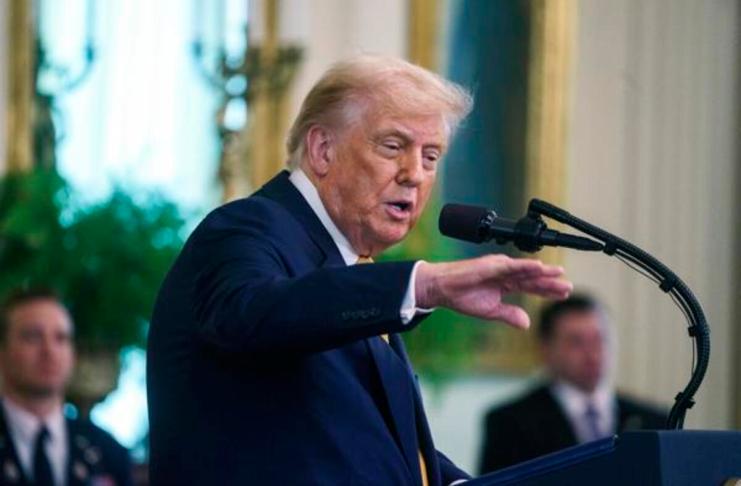 Donald Trump ordena divulgar el testimonio del gran jurado que acusó formalmente a Epstein. Foto La Hora: EFE.