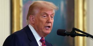 Trump demanda al WSJ y a Murdoch por publicar una carta con su firma enviada a Epstein