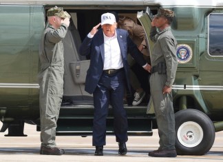 El presidente estadounidense, Donald Trump, llega en el helicóptero Marine One a la base aérea Kelly Field en San Antonio, Texas, el viernes 11 de julio de 2025. Foto La Hora: (AP Foto/Jacquelyn Martin)