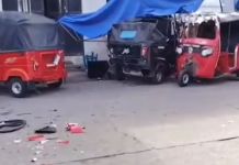 Tuc tucs colisionados en la colonia Santa Faz. Foto La Hora: Captura de Pantalla