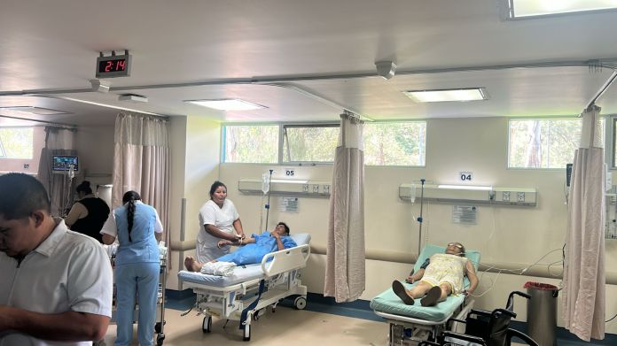 Salud aclara que Hospital de Villa Nueva continúa recibiendo casos de emergencia. Foto La Hora: Salud.