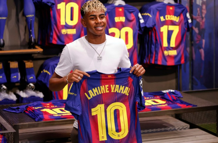 Míticos jugadores que han portado la camiseta 10 del Barcelona, ahora heredada por Yamal. Foto La Hora: AP.