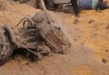 Tráiler cayó de paso a desnivel en San Cristóbal, Totonicapán. Foto La Hora: Bomberos Voluntarios