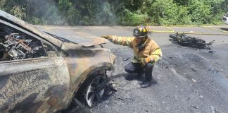Accidente de tránsito en carretera a El Salvador. Foto La Hora: Bomberos Voluntarios