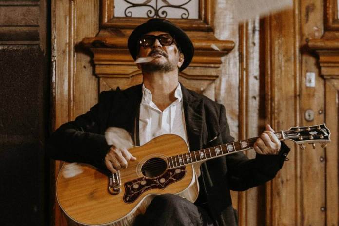 El artista guatemalteco, Ricardo Arjona, iniciará su gira en su país en 2026. Foto: X Ricardo Arjona