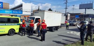Ataque armado reportado en la calzada Aguilar Batres de la zona 12 de Villa Nueva. Foto La Hora: CBM