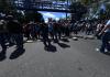 Maestros bloquean el paso en distintas carreteras este 14 de julio. Foto: La Hora / Daniel Ramírez