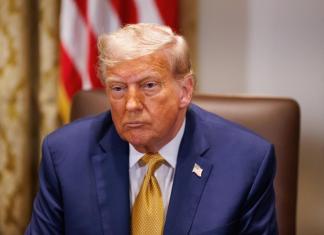"¿Todavía hablamos de este asqueroso?": Trump se enoja al ser preguntado por la muerte de Epstein