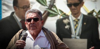 Un dirigente del STEG, cercano a Joviel Acevedo, recibe una remuneración mensual por una condecoración otorgada por Alejandro Giammattei. Foto Diseño La Hora: Francisco Altán