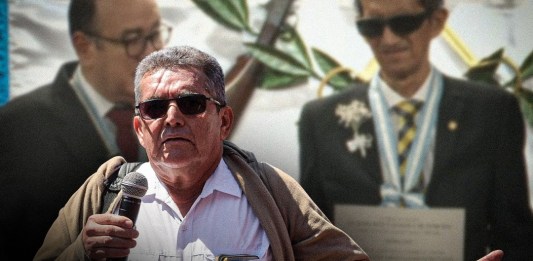 Un dirigente del STEG, cercano a Joviel Acevedo, recibe una remuneración mensual por una condecoración otorgada por Alejandro Giammattei. Foto Diseño La Hora: Francisco Altán