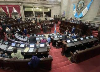 Autoridades del Congreso de la República atienden la disposición del presidente de la República por la alerta naranja debido a la actividad sísmica. Foto: La Hora / José Orozco