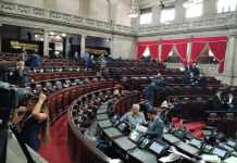 Menos de 100 diputados se han presentado a las plenarias extraordinarias. Foto: La Hora