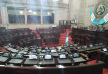 Bono 14 con aumento, visita a Taiwán y viaje de diputados sobresalen a 15 días del final del receso legislativo Más de la mitad de diputados se han ausentado a las plenarias extraordinarias. Foto: La Hora