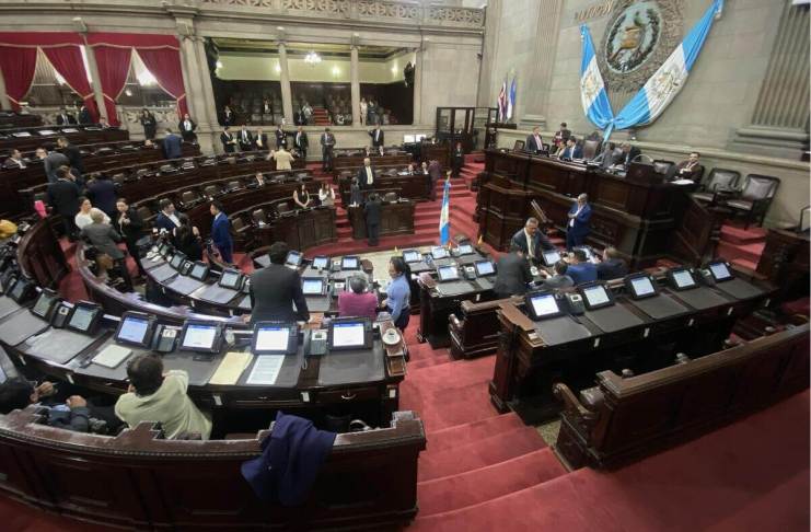 Pocos diputados asistieron a las plenarias del 8 de julio. Congreso sigue sin elegir directores de Superintendencia de Competencia. Foto: La Hora / José Orozco