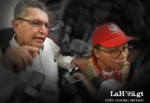 Sandra Méndez aseguró que Joviel Acevedo, a quien protege en las manifestaciones, es un hombre enviado por Dios. Diseño La Hora: Alejandro Ramírez