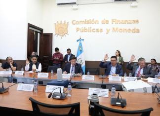La comisión de Finanzas aún no discute el dictamen a la iniciativa para ampliar el plazo para el pago del Impuesto de Circulación de Vehículos. Foto: Congreso de la República