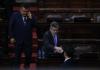 El ministro de Salud, Joaquín Barnoya, responde en la interpelación de este 29 de julio. Foto: La Hora / Fabricio Alonzo