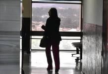 Evitando a los medios de comunicación, jueza Carol Berganza tomo posesión como Juez de Mayor Riesgo C. Foto La Hora: Daniel Ramírez