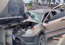 Socorristas utilizan equipo especial para rescatar a niño en accidente de tránsito Accidente en el Atlántico