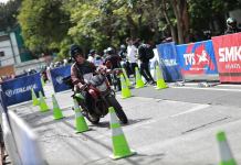 Motoristas reciben capacitaciones en el programa "Vidas en ruta", que organiza la Policía Municipal deTránsito de la capital y la Asociación de Importadores de Motocicletas. Foto: Municipalidad de Guatemala